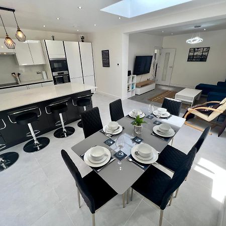 הוילה לונדון Wembley Stadium 5 Star Brand New Luxury Sleeps 14 With Parking מראה חיצוני תמונה