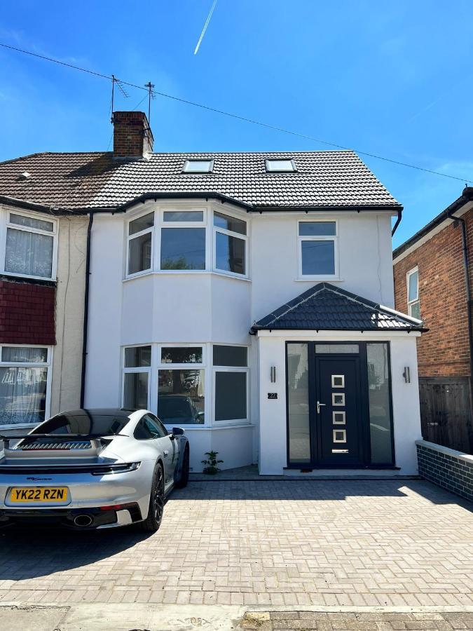 הוילה לונדון Wembley Stadium 5 Star Brand New Luxury Sleeps 14 With Parking מראה חיצוני תמונה