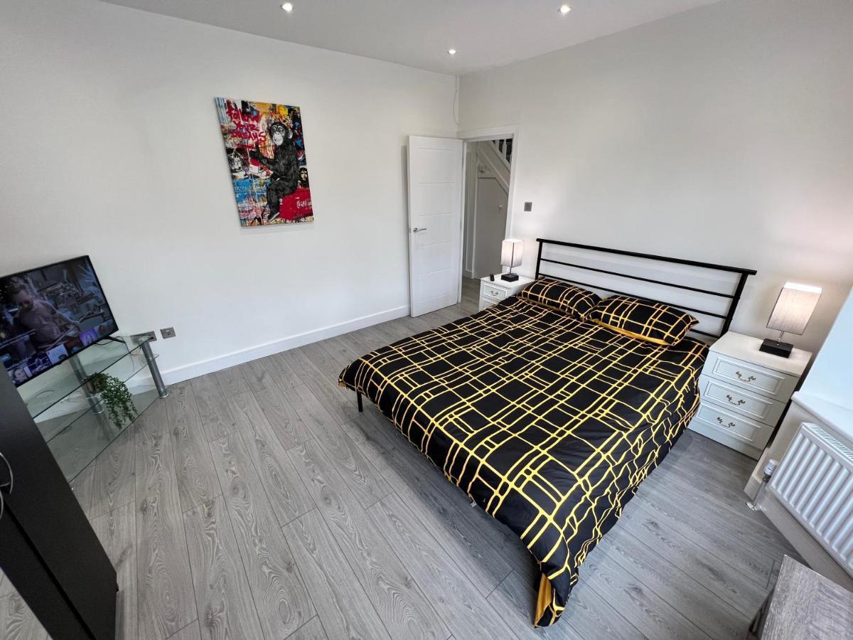 הוילה לונדון Wembley Stadium 5 Star Brand New Luxury Sleeps 14 With Parking מראה חיצוני תמונה