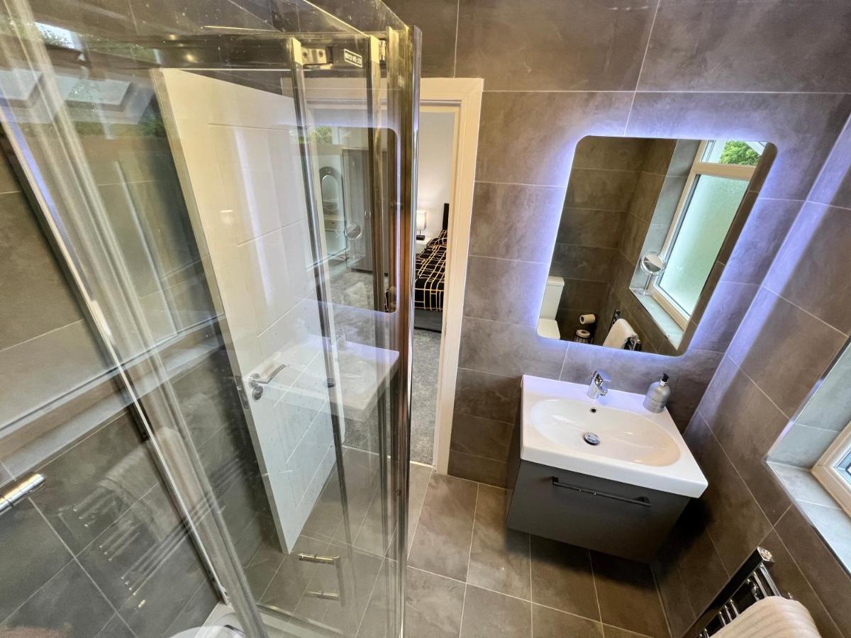 הוילה לונדון Wembley Stadium 5 Star Brand New Luxury Sleeps 14 With Parking מראה חיצוני תמונה
