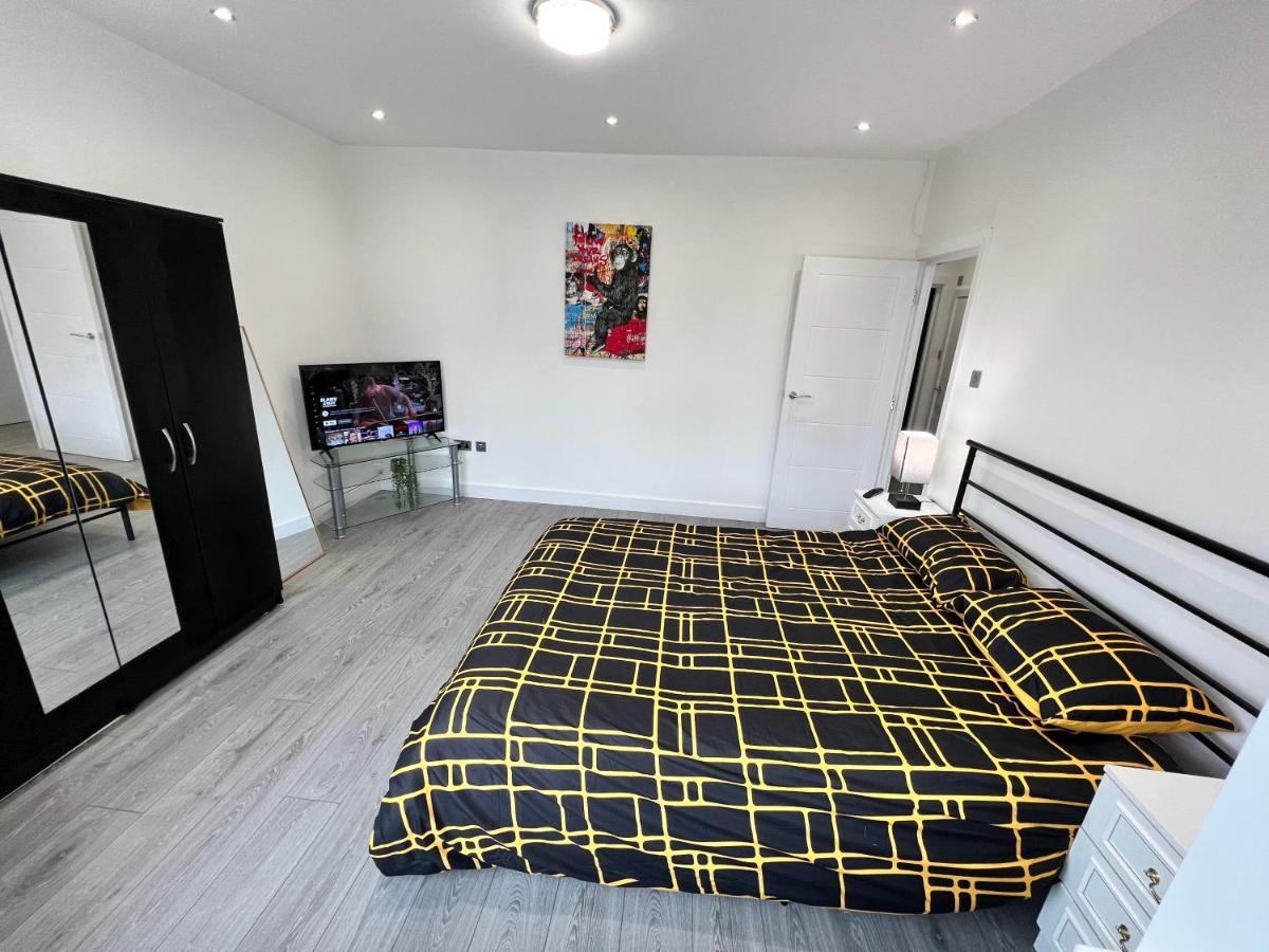 הוילה לונדון Wembley Stadium 5 Star Brand New Luxury Sleeps 14 With Parking מראה חיצוני תמונה